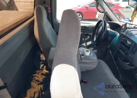 2000 Ford F-150 Work Series/Xl/Xlt из США, поврежденный, VIN 1FTZF1725YKA29268